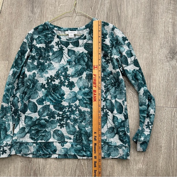 Liz Claiborne Silver Long Sleeve Blouse with Floral Pattern - Picture 4 of 5